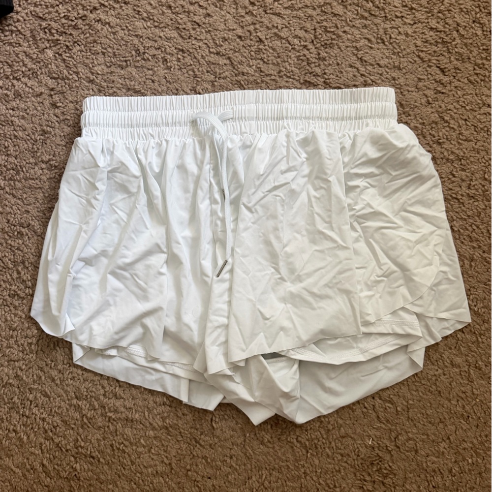 White tennis skirt shorts with built in shorts. Size M #tennis #athleticwear